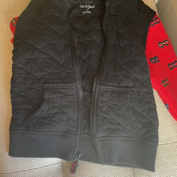 NWOT Cat & Jack black, quilted hooded zip up - Picture 8 of 8